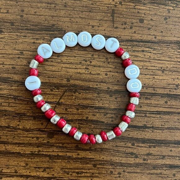 Taylor Swift Friendship Bracelet - Picture 1 of 1